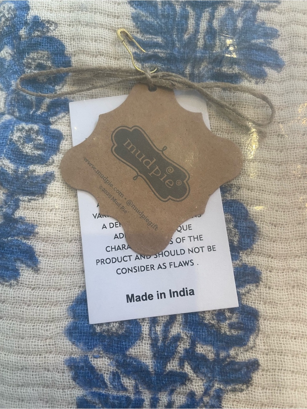 NWT! Mud Pie Blue Flower Repeat Throw Blanket. New in the package - Picture 5 of 6